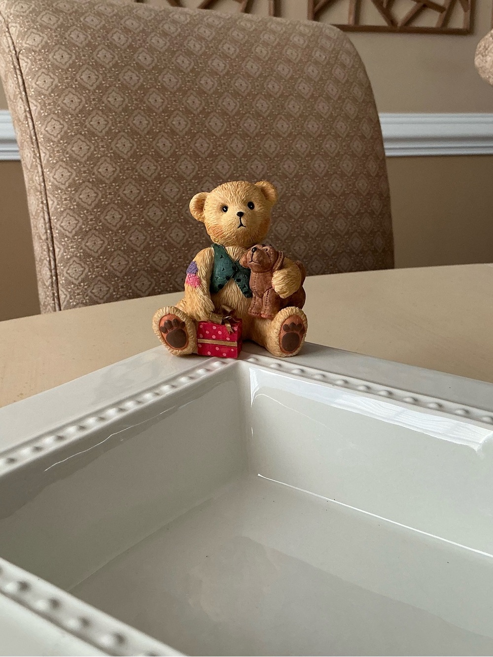 Adorable Teddy Bear Platter Decoration 🧸